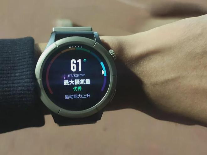 米Cheetah Pro会是你下个赛场好队友吗？MG电子1500元跑表首选？Amazfit 华(图8)