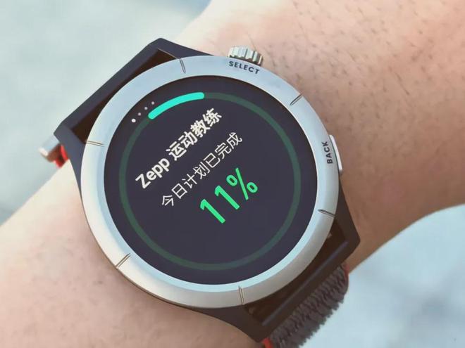 米Cheetah Pro会是你下个赛场好队友吗？MG电子1500元跑表首选？Amazfit 华(图7)